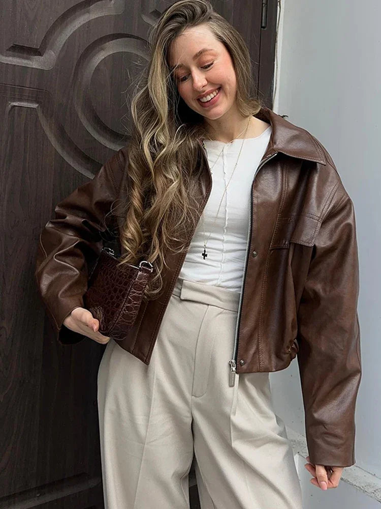 Schicke braune Lederjacke Damen – Locker geschnittener kurzer Mantel mit Reverskragen